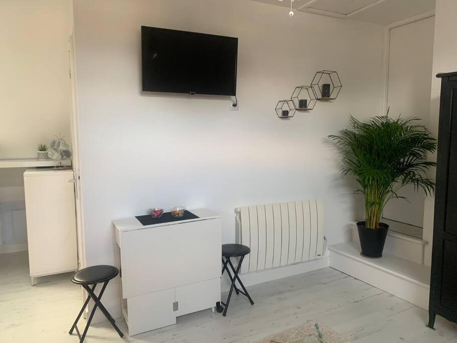 Au Nid Douillet Apartment Donnery Exterior photo